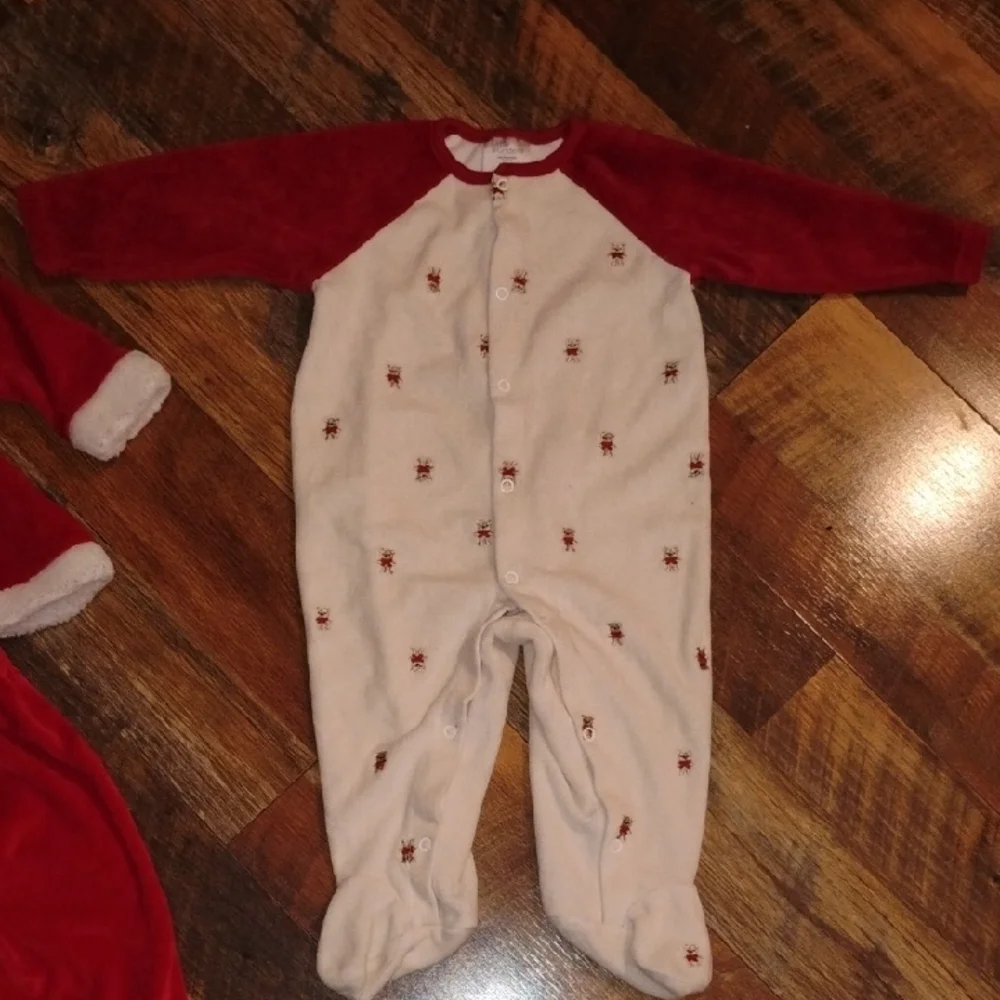 6/9 Month Holiday Duo Set!!